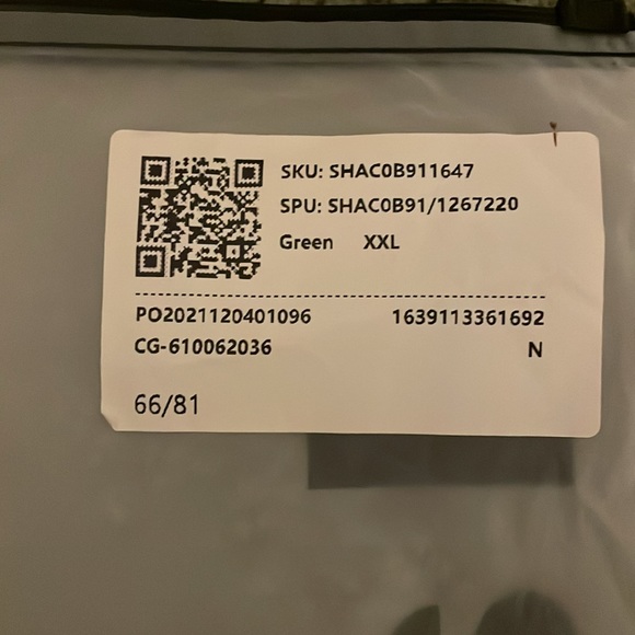 NWT Hawalili short sleeve button down colorful Christmas/Holiday shirt, size 2XL - Picture 12 of 14